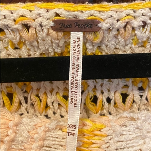 Like NEW! Free People Open-Weave “Drive Through” Sweater Size XS/S $148 - Picture 3 of 5